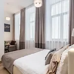New, Quiet, Premium Design Apartment *
