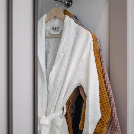 New, Quiet, Premium Design, Free Locked Parking Appartement *