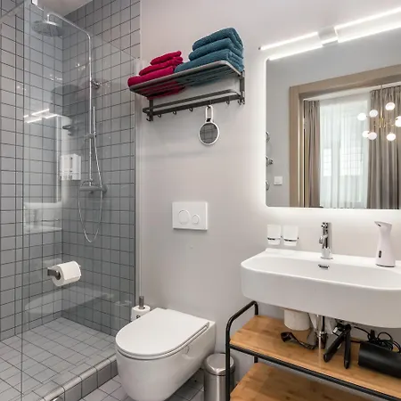 Experience World Class Service At New, Quiet, Premium Design In Centre, Self Check-in Апартаменты *