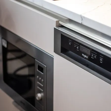 New, Quiet, Premium Design, Free Locked Parking Appartement